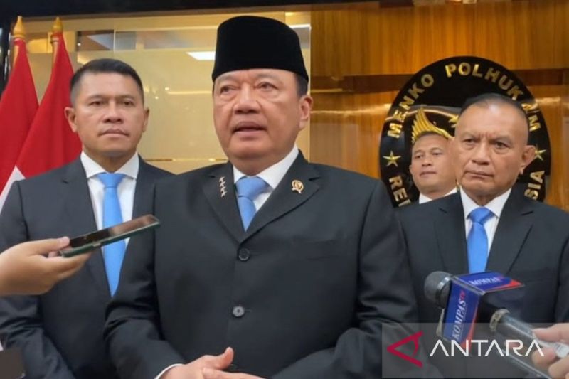 Menko Polkam Budi Gunawan saat ditemui di kantor Kemenko Polhukam, Jakarta Pusat, Selasa (22/10/2024) (ANTARA/Walda Marison) - Image