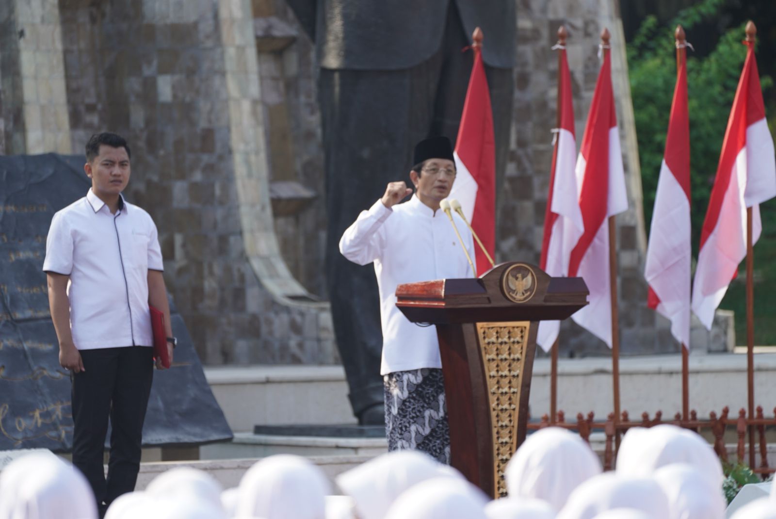 Menteri Agama (Menag) Nasaruddin Umar memimpin Apel Hari Santri 2024 di Tugu Proklamasi, Jakarta, Selasa (22/10/2024) pagi. (Humas Kemenag) - Image