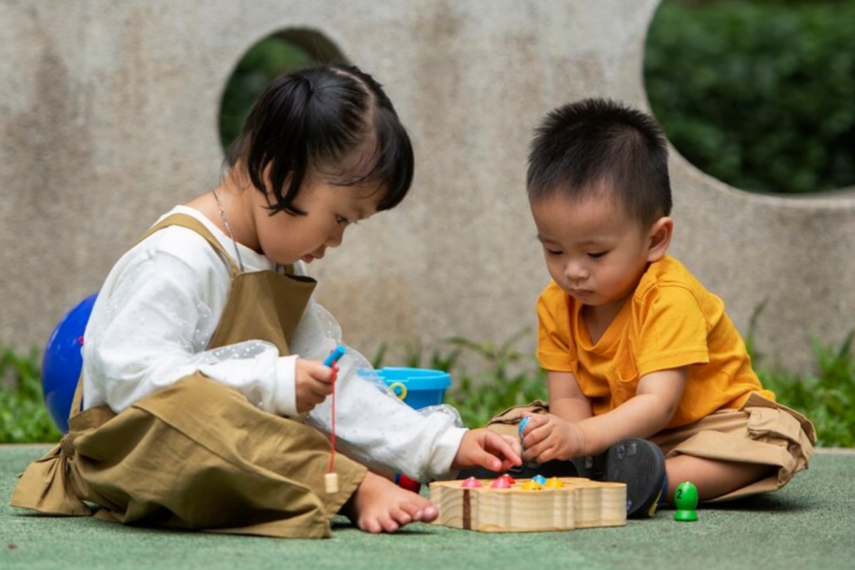 Cara melatih fokus anak dengan permainan tradisional./Freepik - Image