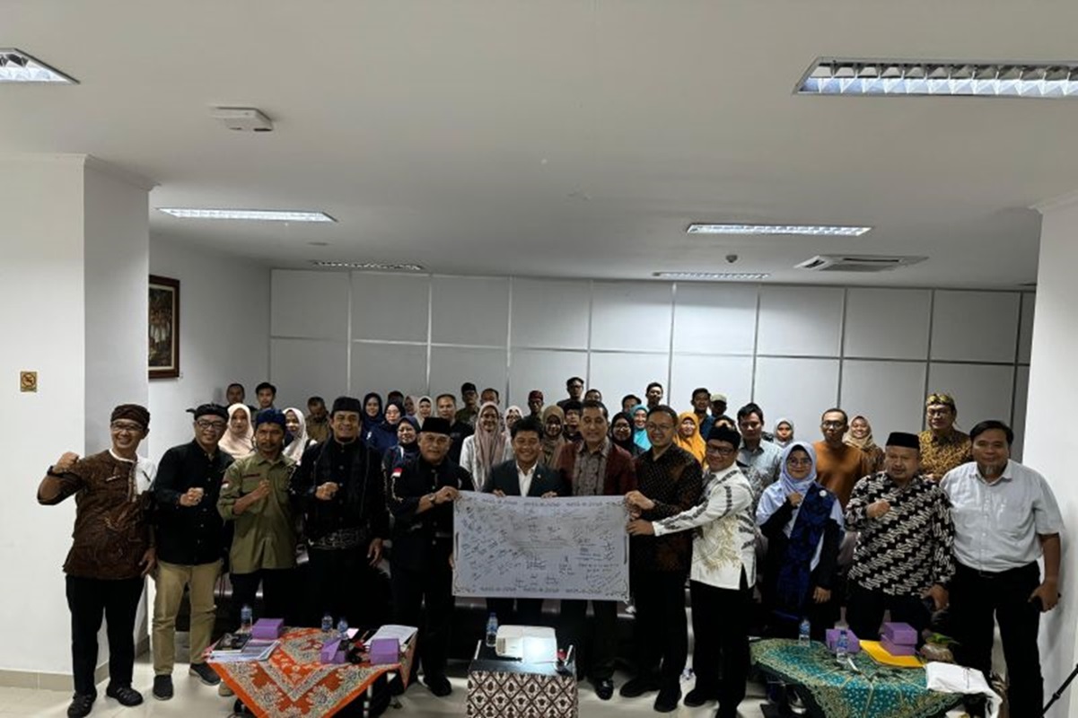 Golok Banten dipromosikan sebagai Warisan Budaya Tak Benda Indonesia di Organisasi PBB untuk Pendidikan, Ilmu Pengetahuan, dan Kebudayaan (UNESCO). (ANTARA) - Image
