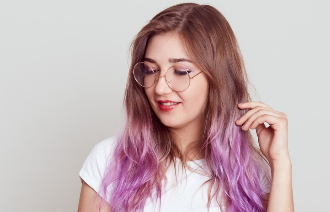 Ilustrasi rambut yang diwarnai. (Freepik) - Image