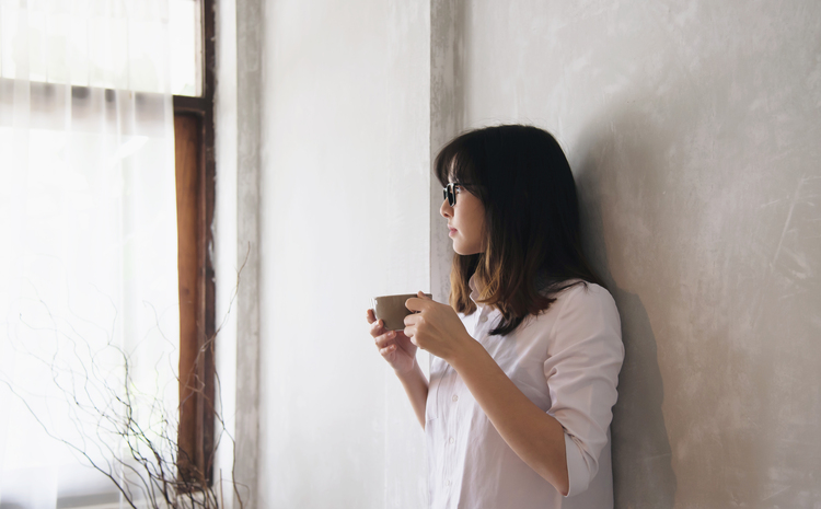 Potret orang yang membutuhkan kopi di pagi hari. - Image
