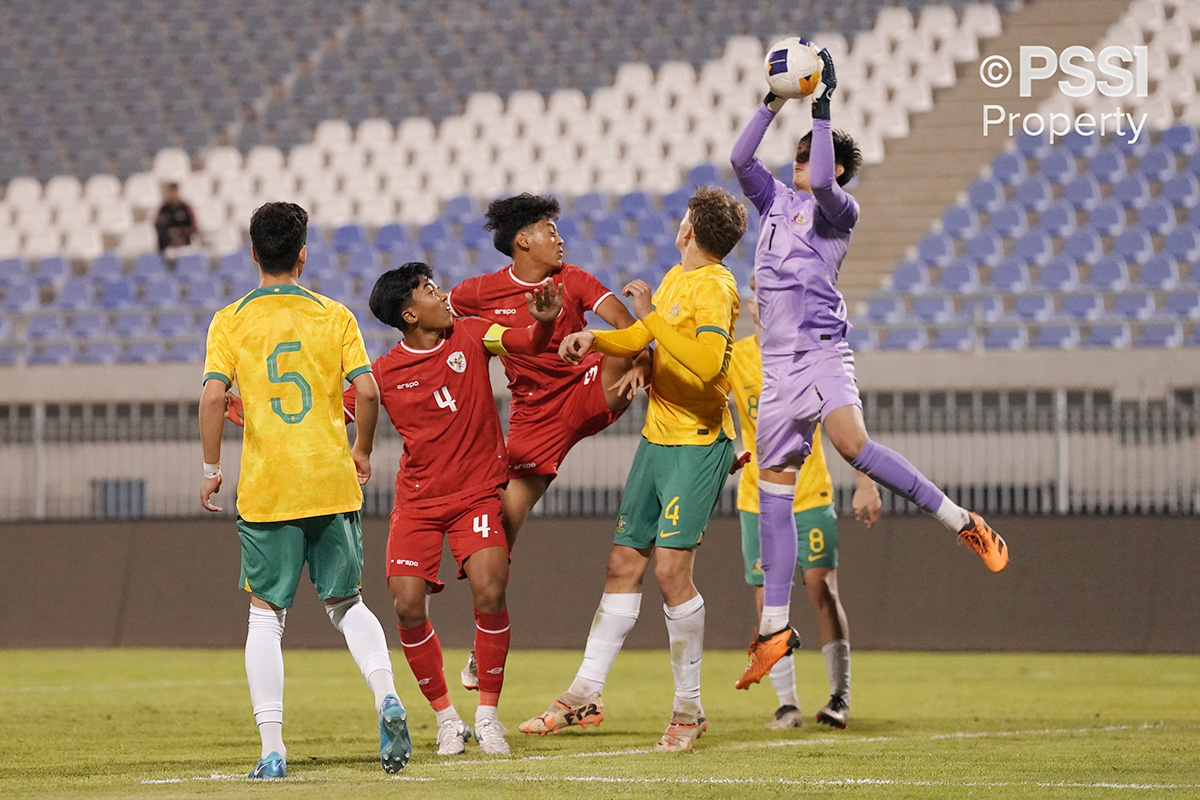 Timnas Indonesia U-17 mendampingi Australia U-17 lolos ke Piala Asia U-17 2025. (Dok: PSSI) - Image