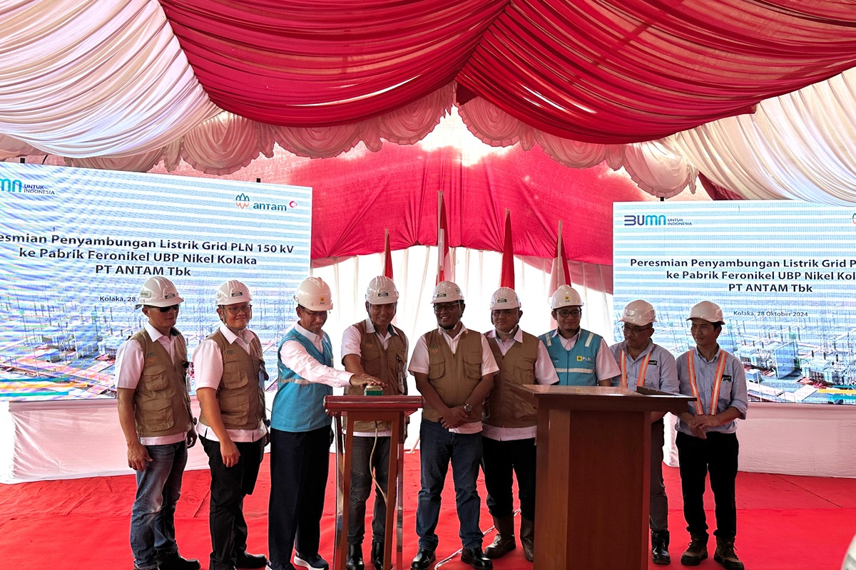 PLN menyediakan pasokan listrik sebesar 150 Megavolt Ampere (MVA) untuk Smelter Feronikel Antam di Kolaka, Sultra. (dok. Antam). - Image