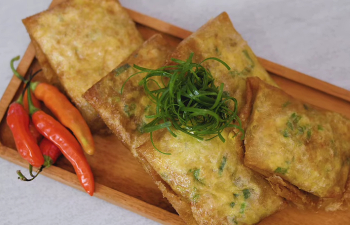 Resep Martabak Telur Mini yang Enak./Tangkap Layar YouTube Ade Koerniawan - Image