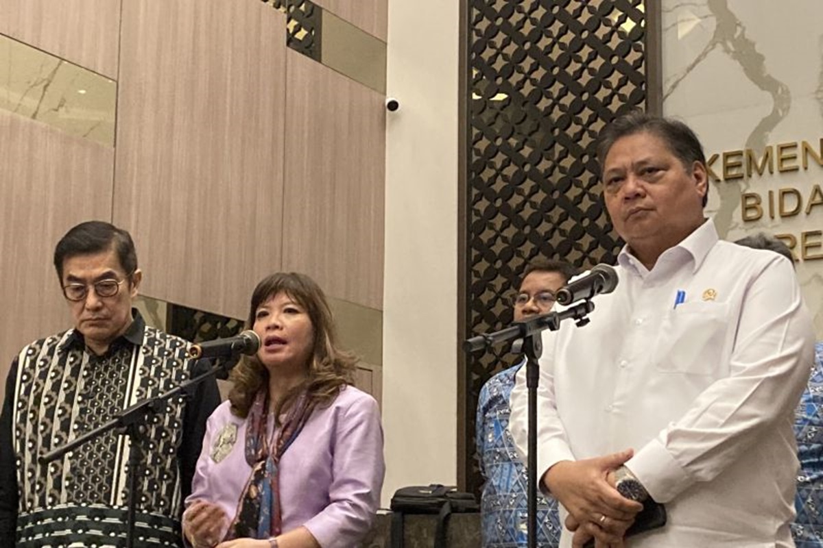 Menteri Koordinator Bidang Perekonomian Airlangga Hartarto menerima audiensi Apindo, Rabu (30/10), guna membahas UMP 2025. (ANTARA) - Image
