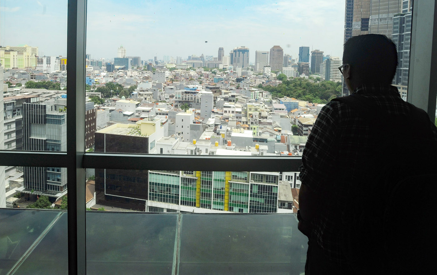 Suasana pemukiman padat penduduk warga yang penuh sesak di kawasan Tanah Abang, Jakarta Pusat. (Dery