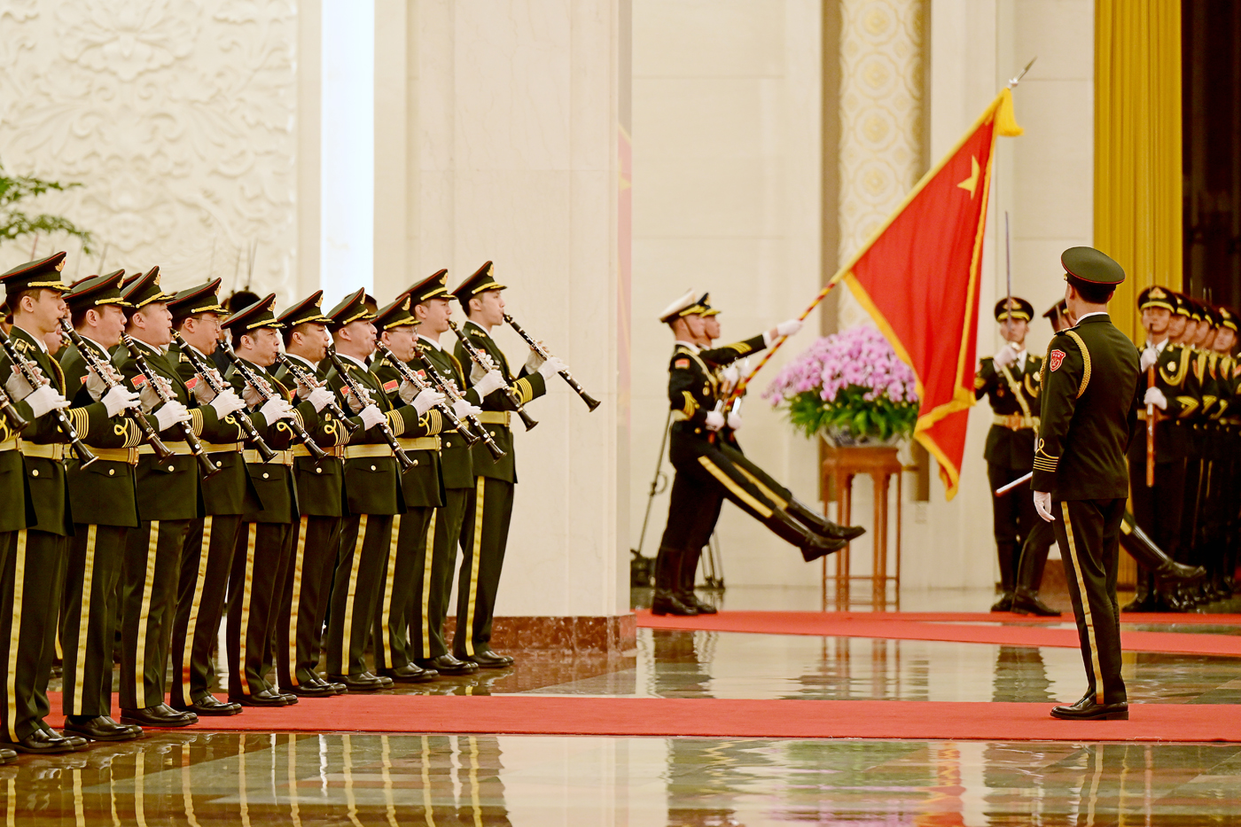 Upacara penyambutan Presiden Republik Indonesia Prabowo Subianto di Balai Agung Rakyat di China, Sabtu (9/11/2024). (Muchlis Jr/ Biro Pers Sekretariat Presiden) - Image