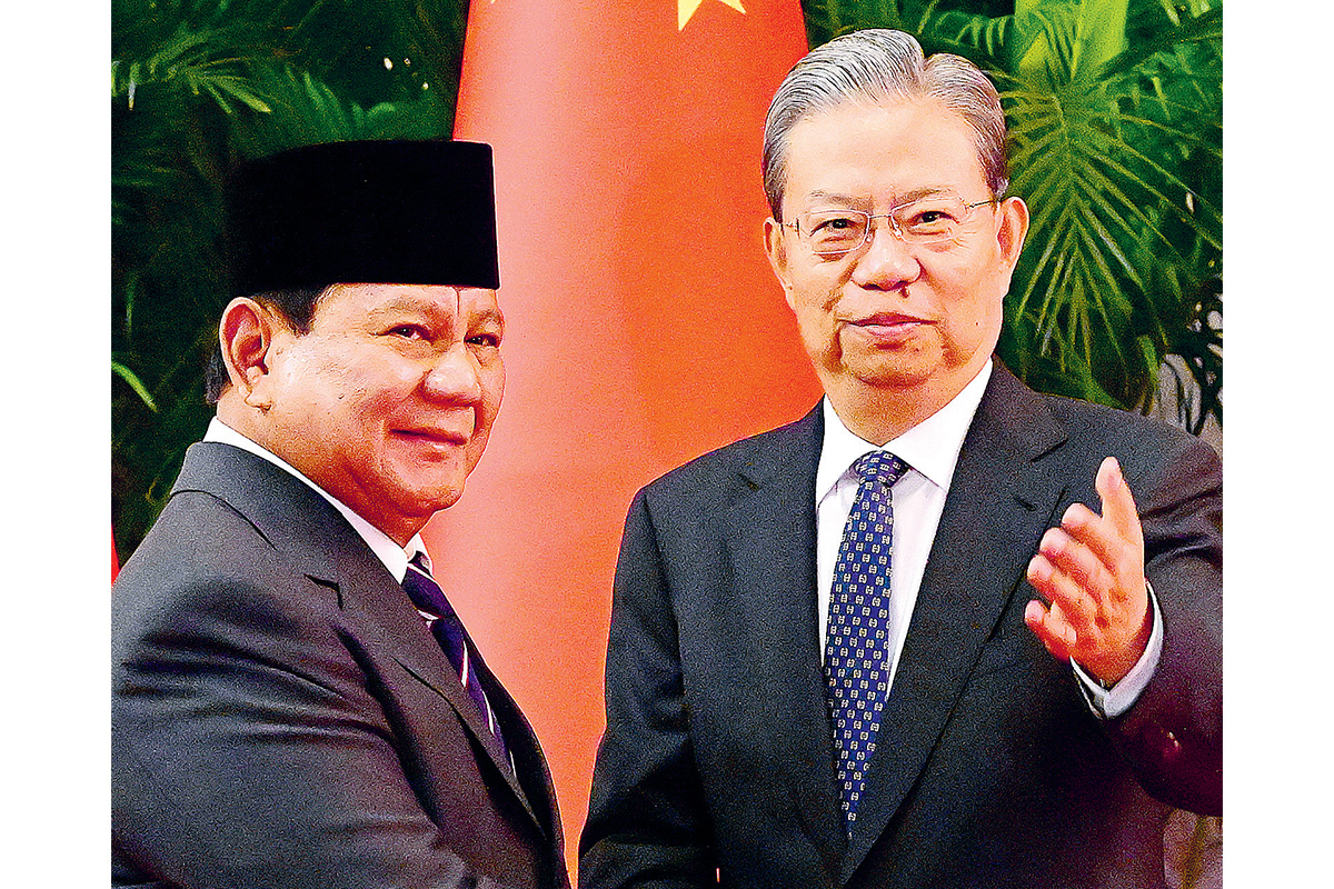 SAMBUTAN ISTIMEWA: Prabowo bertemua Ketua Komite Tetap Kongres Rakyat Nasional Tiongkok Zhao Leji di Balai Besar Rakyat Beijing, Sabtu (9/11). (SETPRES) - Image