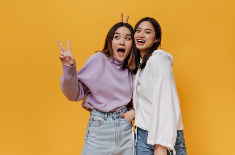 Ilustrasi- Berhubungan baik dengan seseorang (lookstudio-freepik) - Image