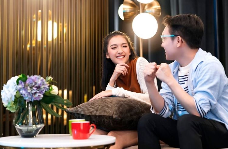 Ilustrasi pasangan saling cinta (lifestylememory-freepik) - Image