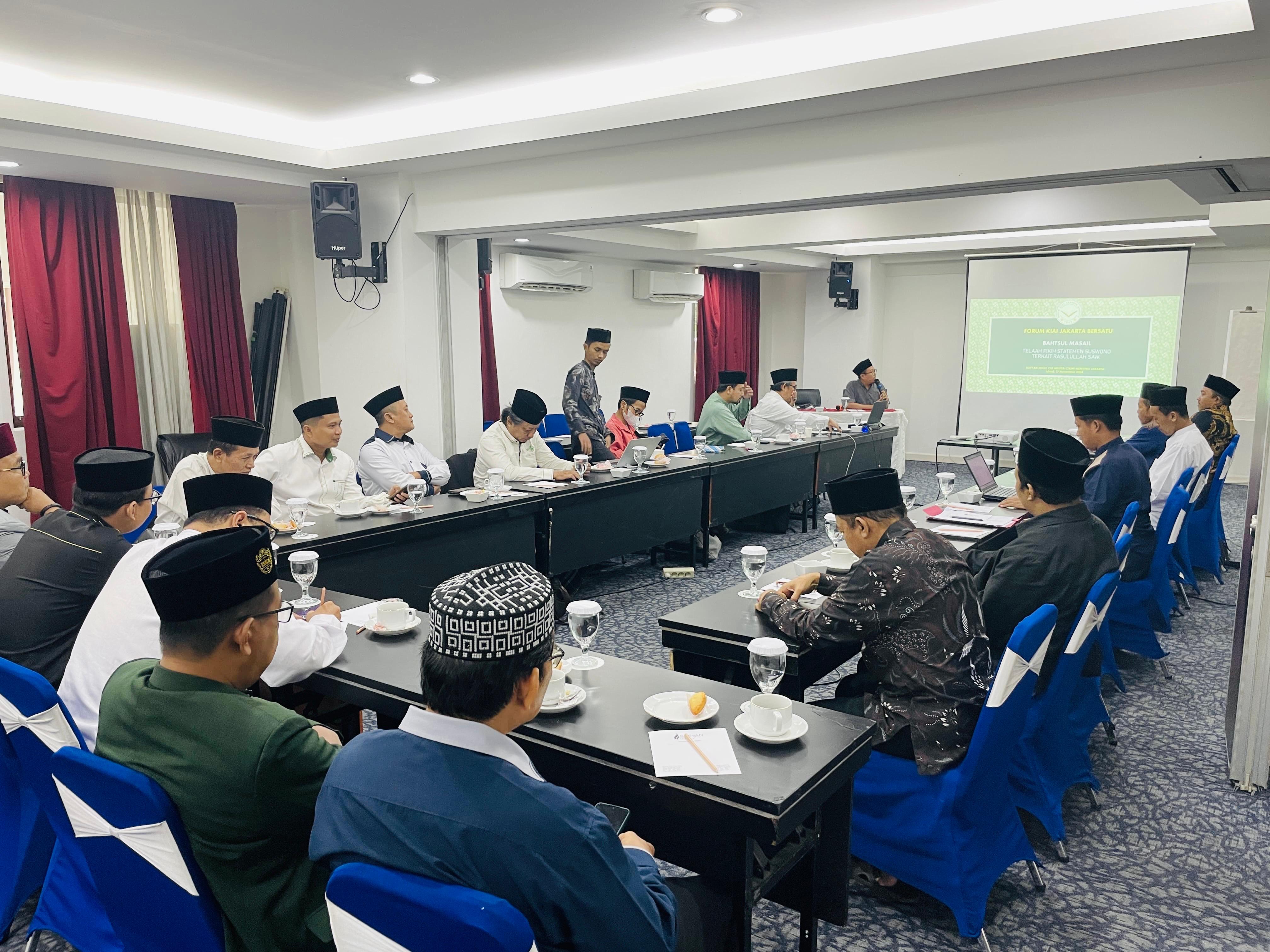 Forum Kiai Jakarta Bersatu (FKJB) menyelenggarakan diskusi Bahtsul Masail dengan tajuk “Telaah Fikih Statemen Suswono Terkait Rasulullah SAW”, Sabtu (17/11). (Istimewa) - Image