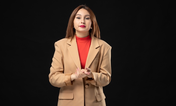 Orang-orang yang tumbuh dalam keluarga yang sangat ketat cenderung mengembangkan 8 sifat ini di kemudian hari. (freepik) - Image