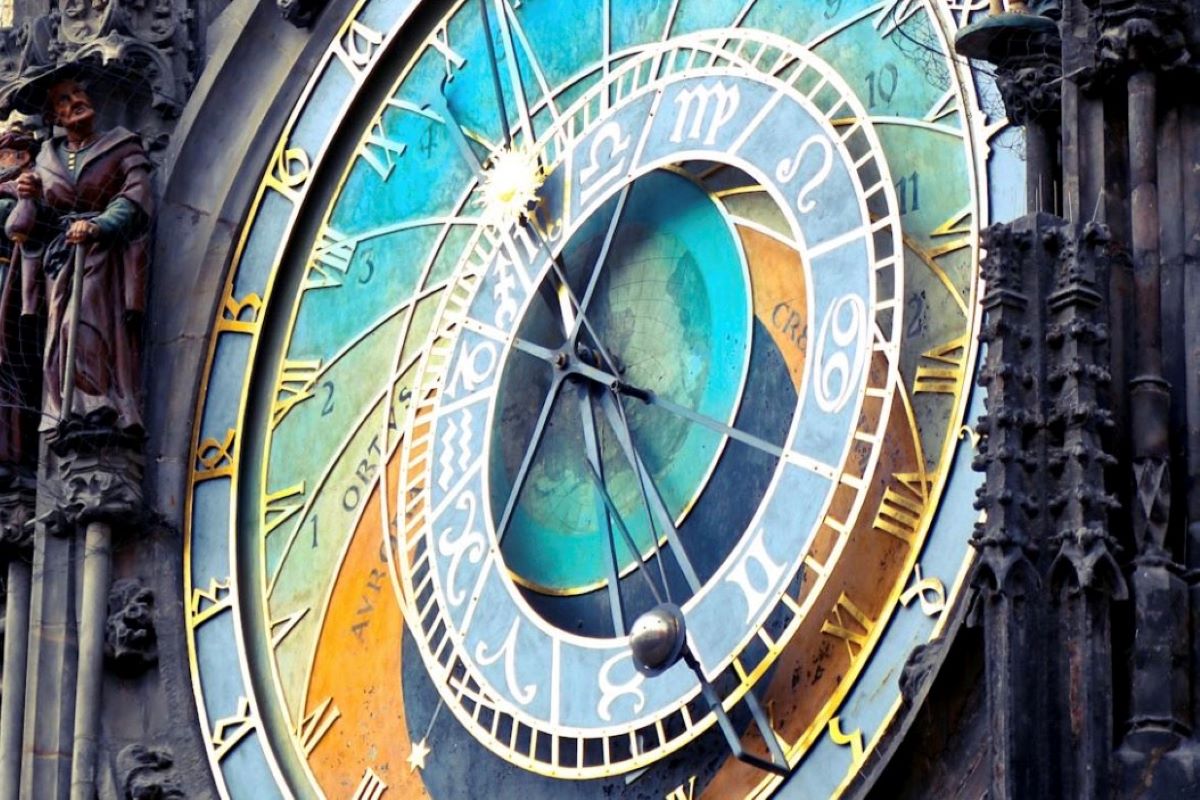 Ilustrasi zodiak yang diramalkan tajir melintir pada 2025. (freepik) - Image