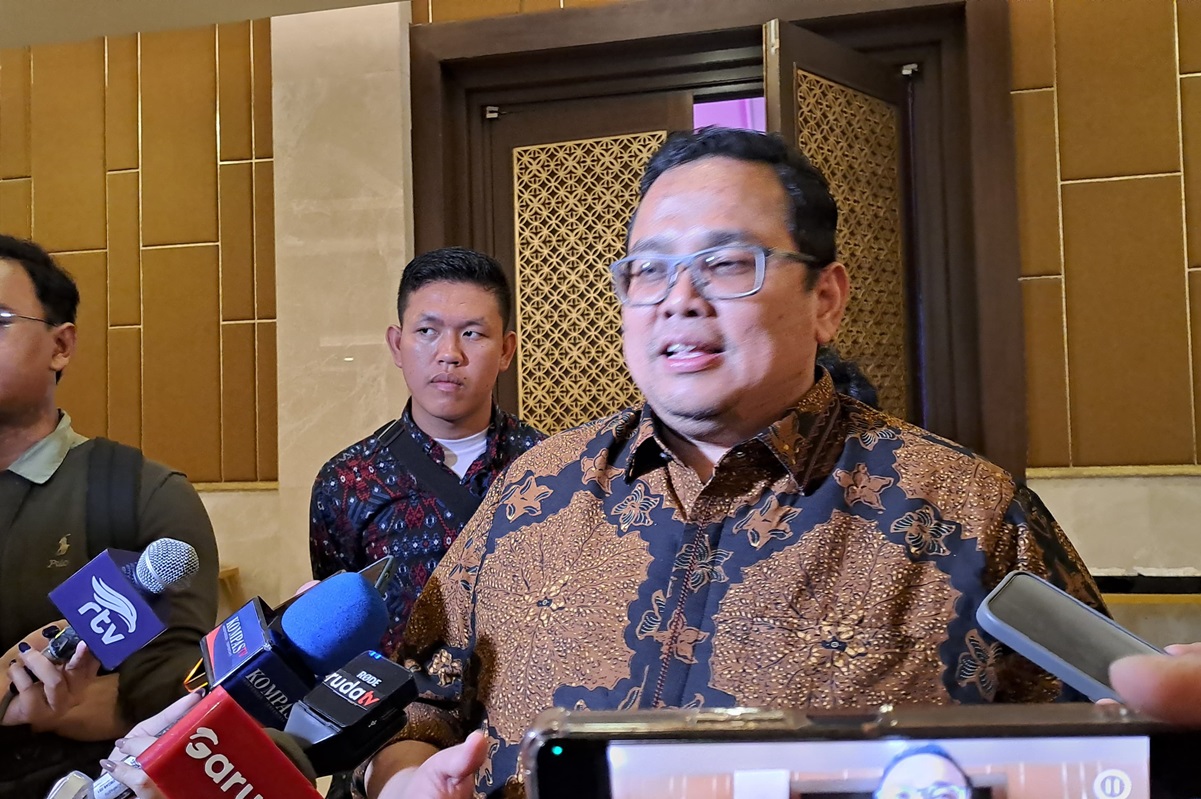 Ketua Bawaslu RI Rahmat Bagja, Selasa (19/11). (Folly Akbar/Jawapos) - Image