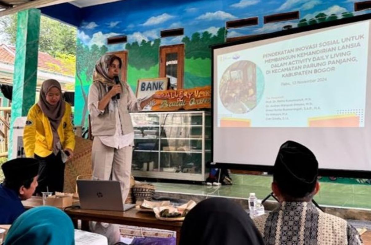 Tim pengabdian masyarakat Fakultas Ilmu Administrasi UI bekerja sama dengan LKS Istana Yatim dan Dhuafa Baitul Qurro’ Kabupaten Bogor. (Istimewa) - Image