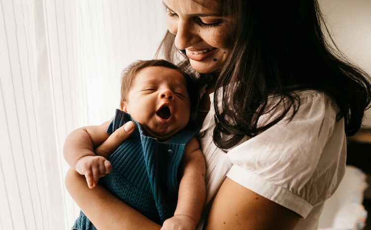Ilustrasi perempuan setelah punya anak.(Unsplash.com/JonathanBorba) - Image