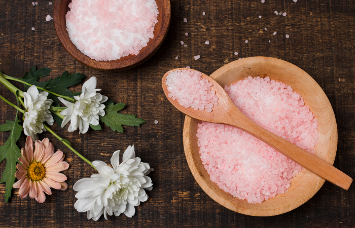 5 Manfaat Garam Himalaya untuk Tubuh. (freepik.com) - Image