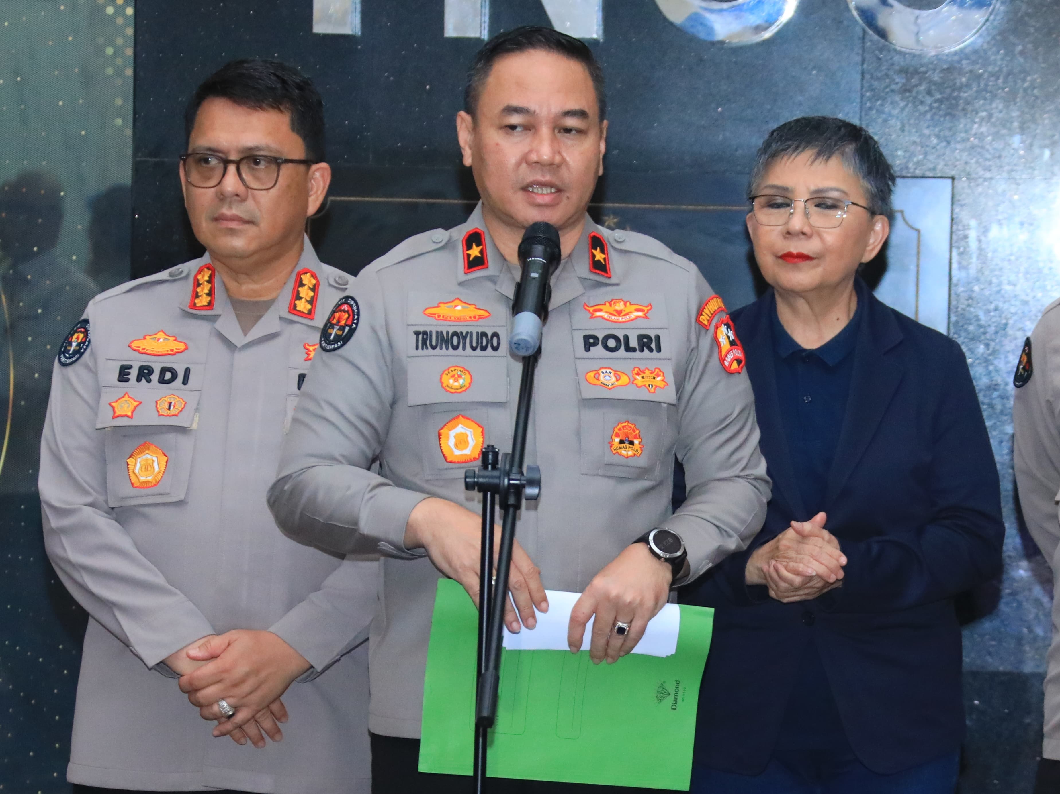 Karo Penmas Divhumas Polri Brigjen Pol. Trunoyudo Wisnu Andiko saat konferensi pers kepada awak media, Selasa (26/11/2024). (Dok: Divhumas Mabes Polri) - Image