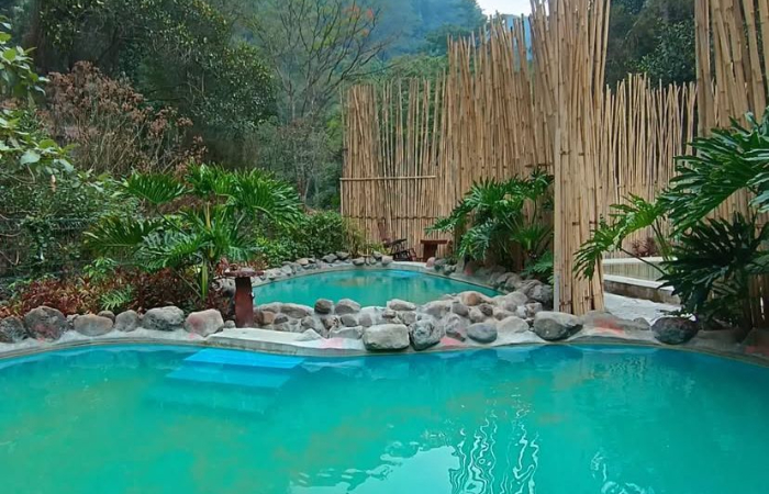 Rekomendasi 3 Tempat Air Panas di Bandung yang Layak untuk Dikunjungi./ Instagram @maribayaresort - Image