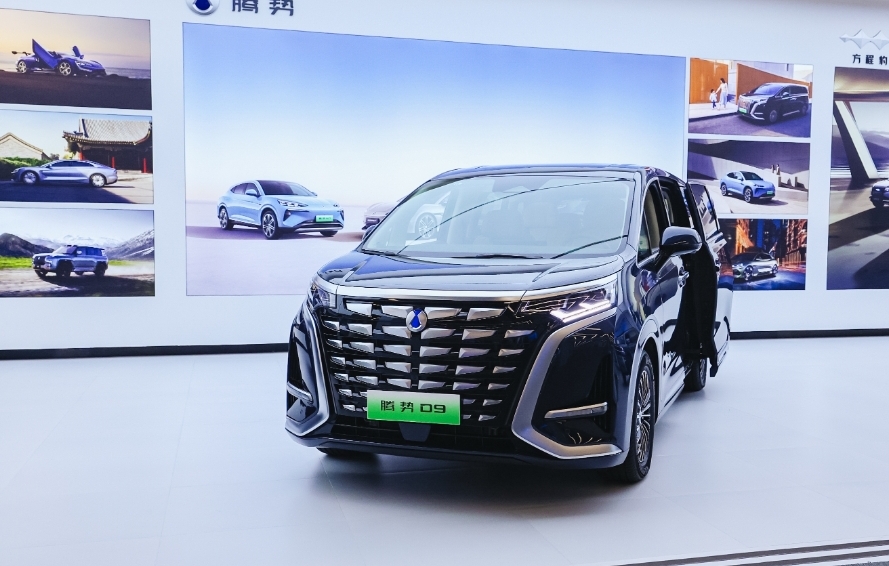 Denza D9, salah satu model MPV premium yang berpeluang besar masuk ke Indonesia tahun depan. (Istimewa) - Image