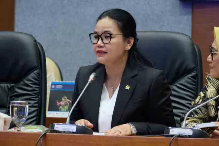 Agustina Wilujeng Pramestuti, unggul jauh dari pasangan Yoyok Sukawi-Joko Santoso di Pilkada Kota Semarang. (ISTIMEWA) - Image