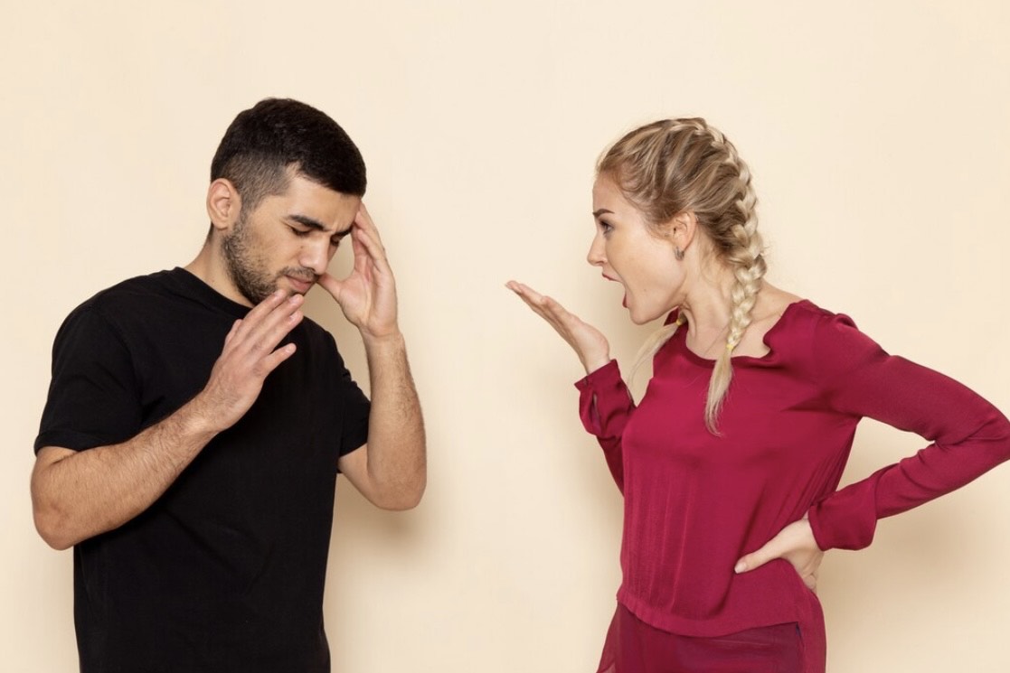 Ilustrasi pelaku manipulator yang melakukan Gaslighting (freepik) - Image