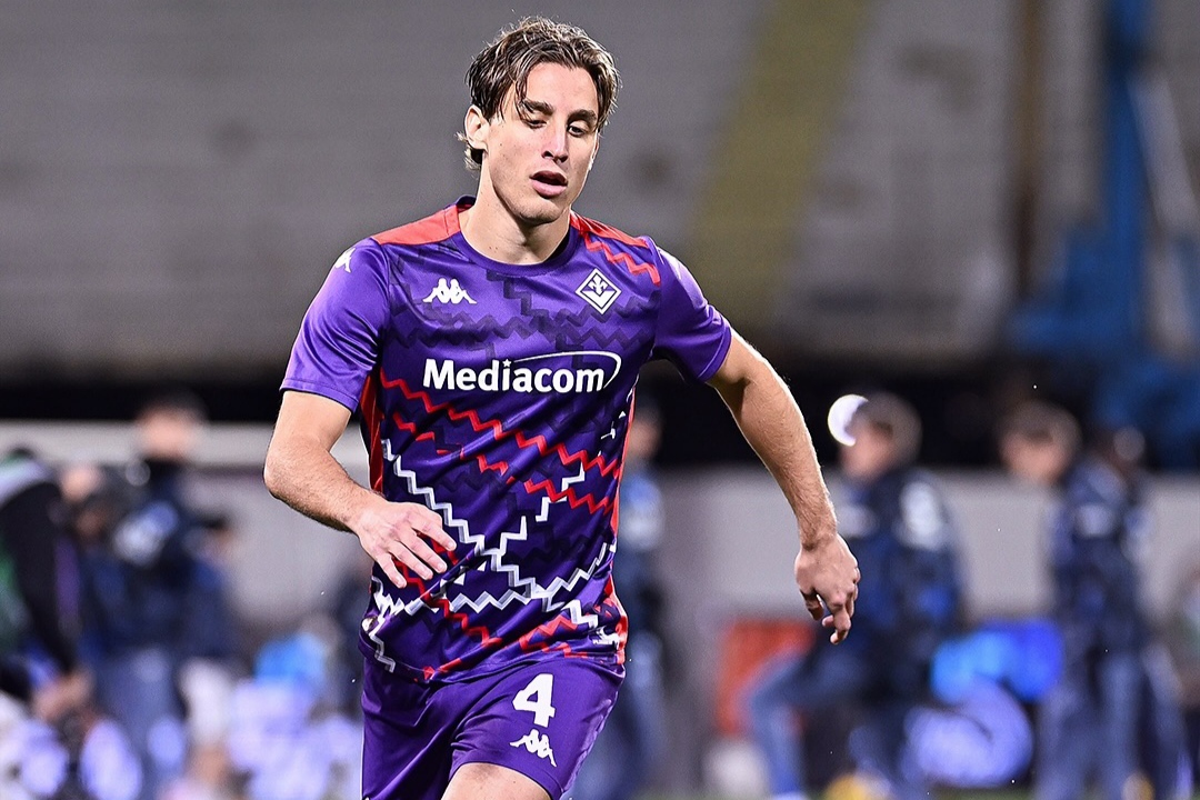 Edoardo Bove sudah sadarkan diri setelah pingsan di laga Fiorentina lawan Inter Milan. (Instagram @acffiorentina) - Image