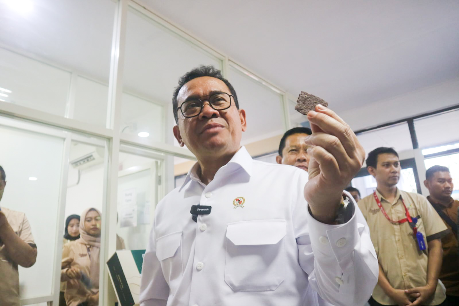 Menteri Perdagangan, Budi Santoso, melakukan kunjungan kerja ke Ladang Lima. (Juliana Christy/JawaPos.com) - Image
