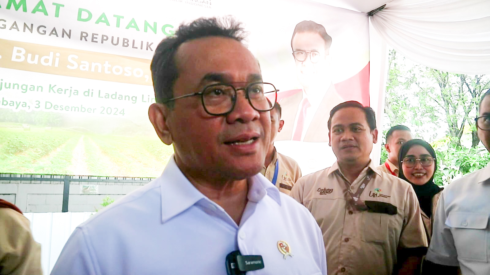 Menteri Perdagangan, Budi Santoso mengunjungi Ladang Lima. (Juliana Christy/JawaPos.com). - Image