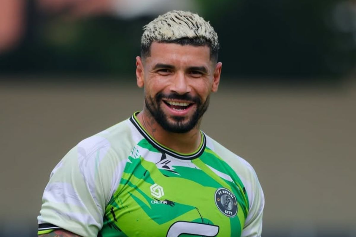 Renan Alves jadi salah satu pemain yang dikaitkan dengan Persebaya Surabaya di bursa transfer paruh musim. (Instagram @renanalves03) - Image