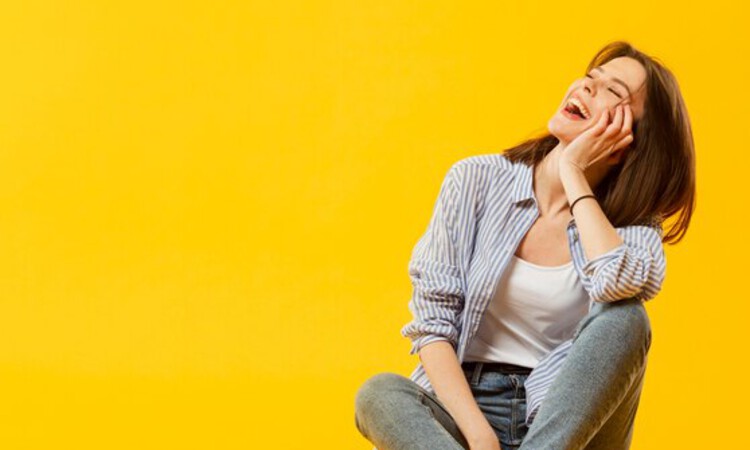Ilustrasi wanita memiliki tingkat kepercayaan yang tinggi (Freepik) - Image