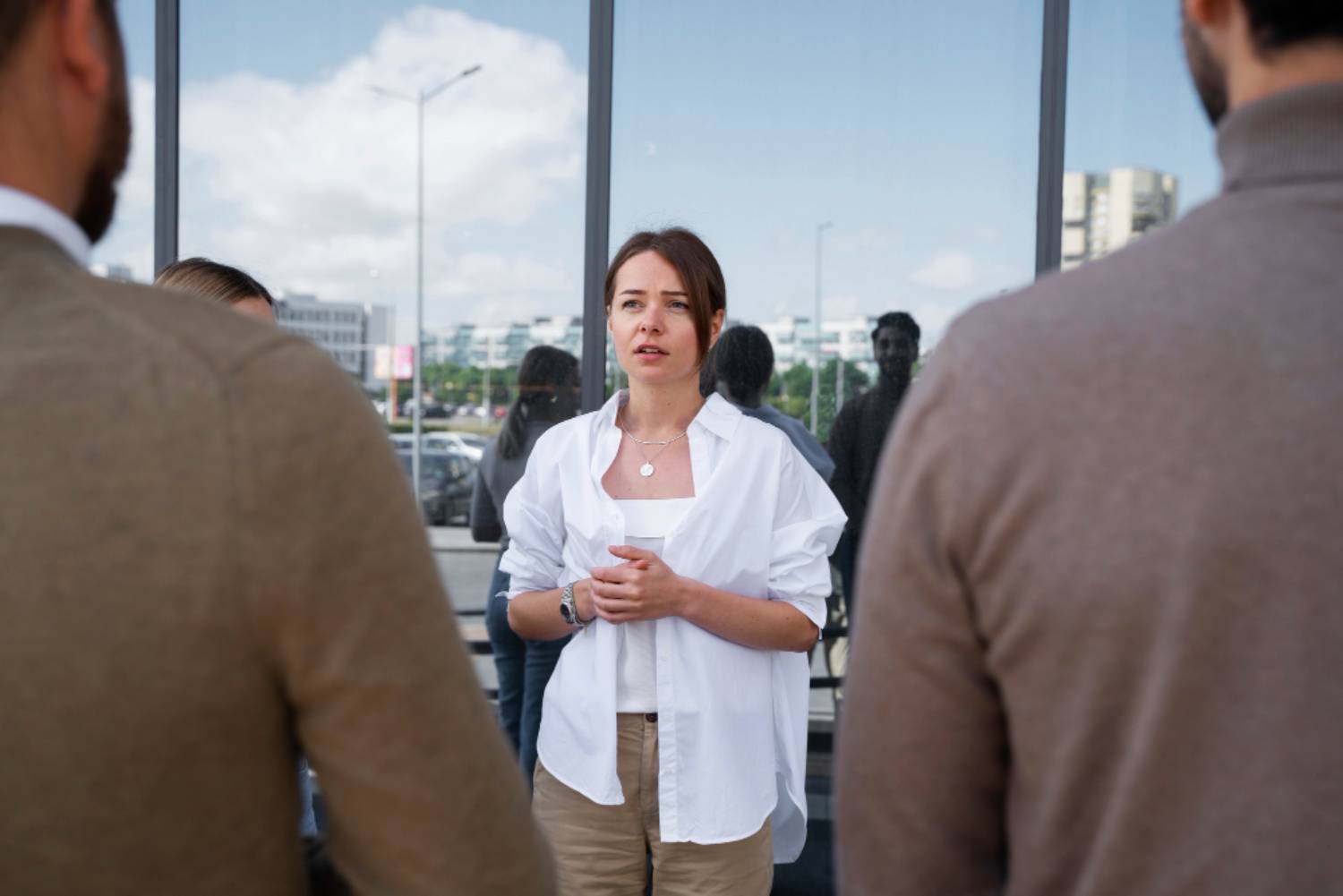 Ilustrasi orang yang dihormati dan disegani orang lain menurut Psikologi. (Freepik) - Image