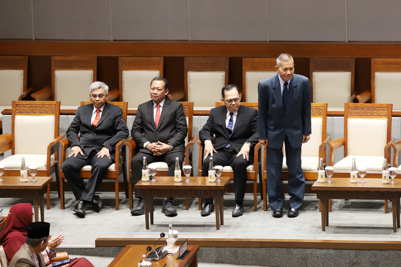 Calon pimpinan KPK masa jabatan 2024-2029 terpilih adalah yakni Setyo Budiyanto sebagai ketua, Johanis Tanak sebagai wakil ketua, Fitroh Rohcahyanto sebagai wakil ketua, Agus Joko Pramono sebagai wakil ketua, Ibnu Basuki Widodo sebagai wakil ketua hadir - Image