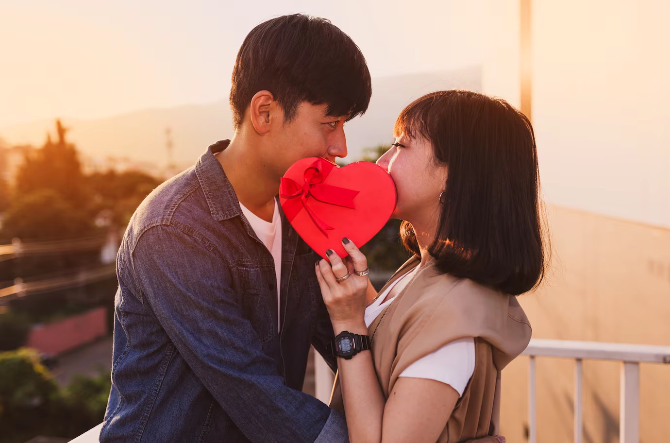 10 ciri kepribadian pria yang setia kepada pasangannya dan tidak suka selingkuh (Freepik) - Image