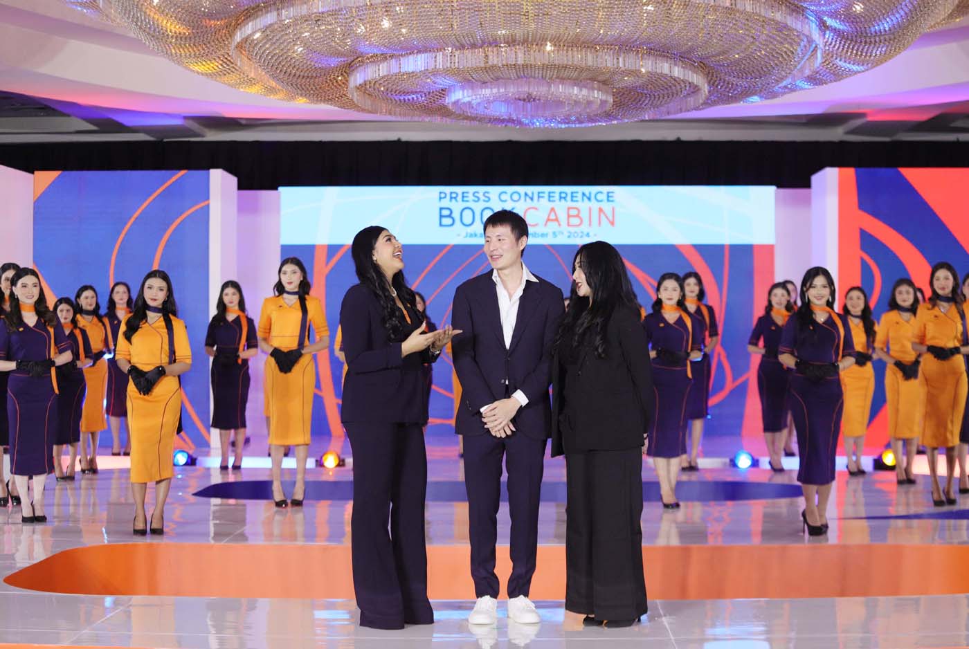 (Ki-ka) PR Executive & Spokesperson BookCabin Shinta Yuliasmi, BookCabin commissioner Davin Kirana,