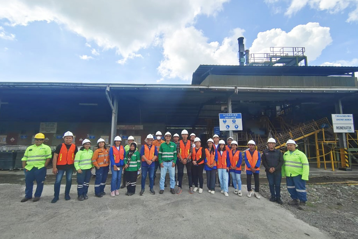 PT Nusa Halmahera Minerals (PT NHM) menerima kunjungan dosen dan mahasiswa Fakultas Ilmu Alam dan Teknologi Rekayasa, Program Studi (Prodi) Fisika, Universitas Halmahera (UNIERA) pada Sabtu (23/11) - Image