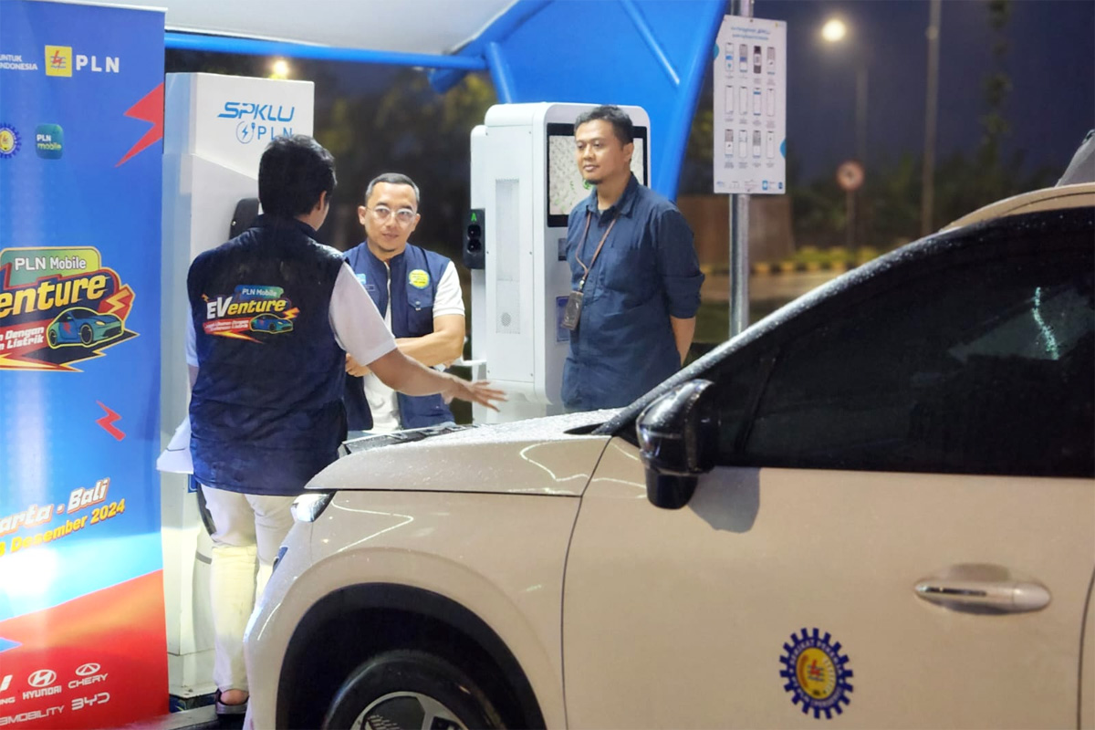 Tim Roadshow EVenture telah menyelesaikan tiga destinasi rute dan tba di wilayah Jawa Tengah dan DIY yang berpusat dj kantor UID PLN Semarang, Kamis (5/12/2024). - Image