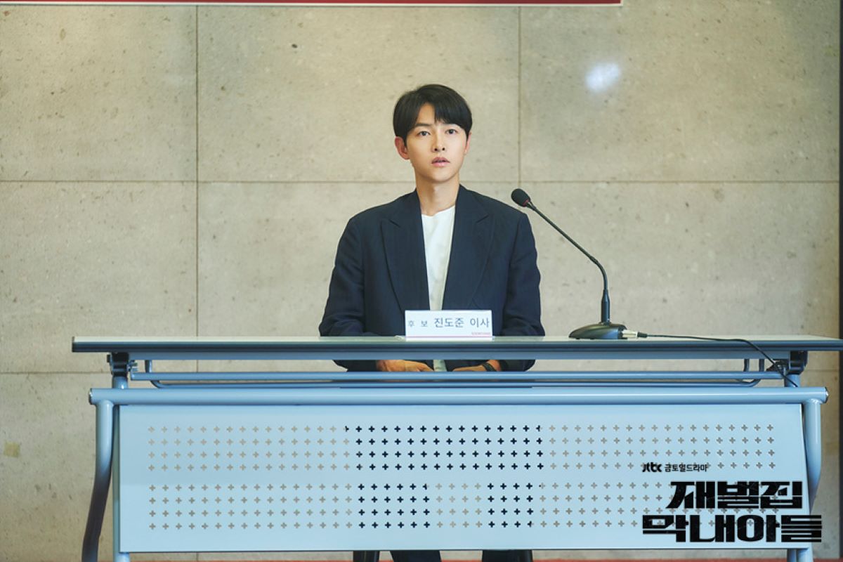 Song Joong Ki dalam drama Korea Reborn Rich. (JTBC) - Image