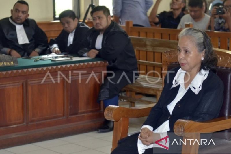 Margriet Christina Megawe, terpidana kasus pembunuhan Angeline, anak berusia 8 tahun, dikonfirmasi telah meninggal dunia. (ANTARA FOTO/Wira Suryantala/nym/nz) - Image