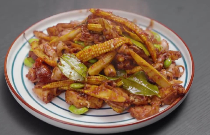Resep Cumi Asin Pete yang Enak dan Cocok untuk Jadi Lauk. (YouTube Willgoz Kitchen) - Image
