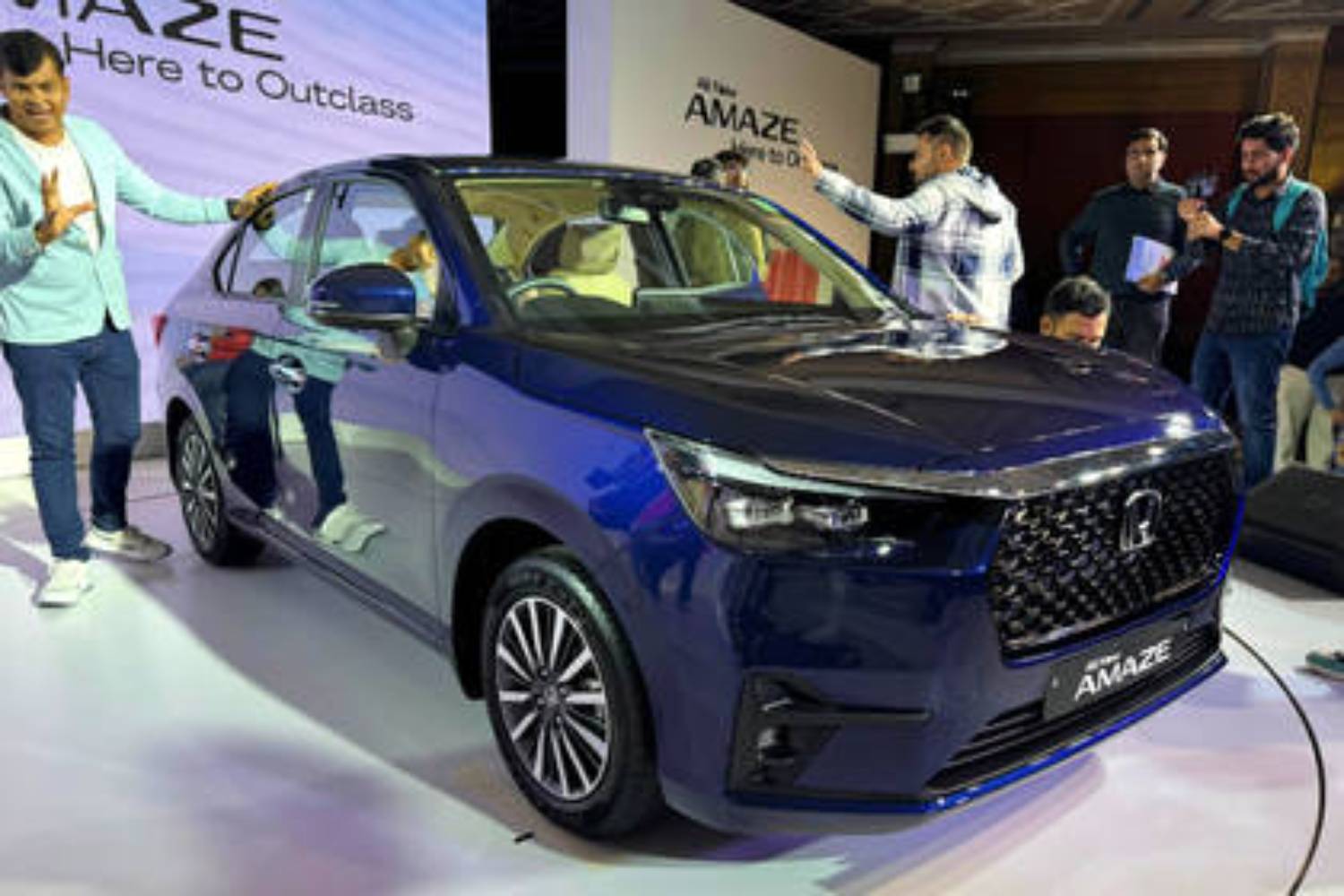 Honda Amaze meluncur di India. (Car Dekho) - Image