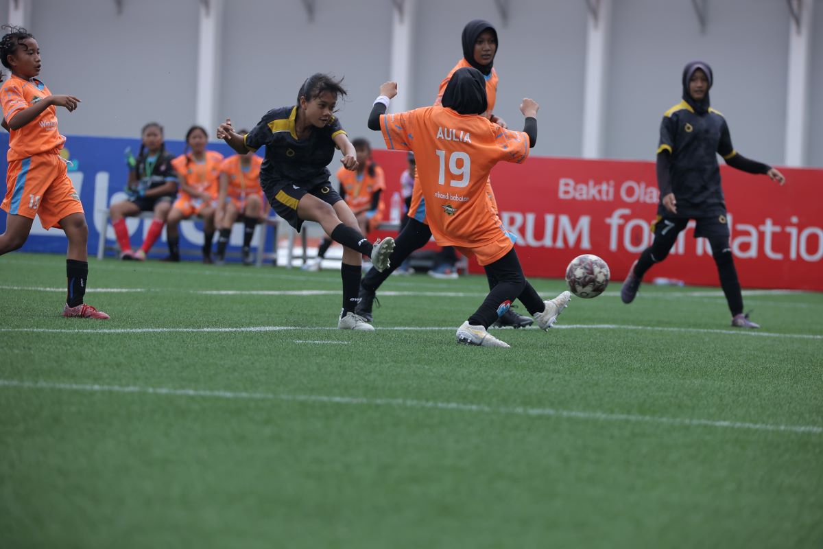 Laga pekan terakhir Hydroplus Soccer League 2024 di Supersoccer Arena Rendeng, Kudus, Minggu (8/12). (Istimewa) - Image