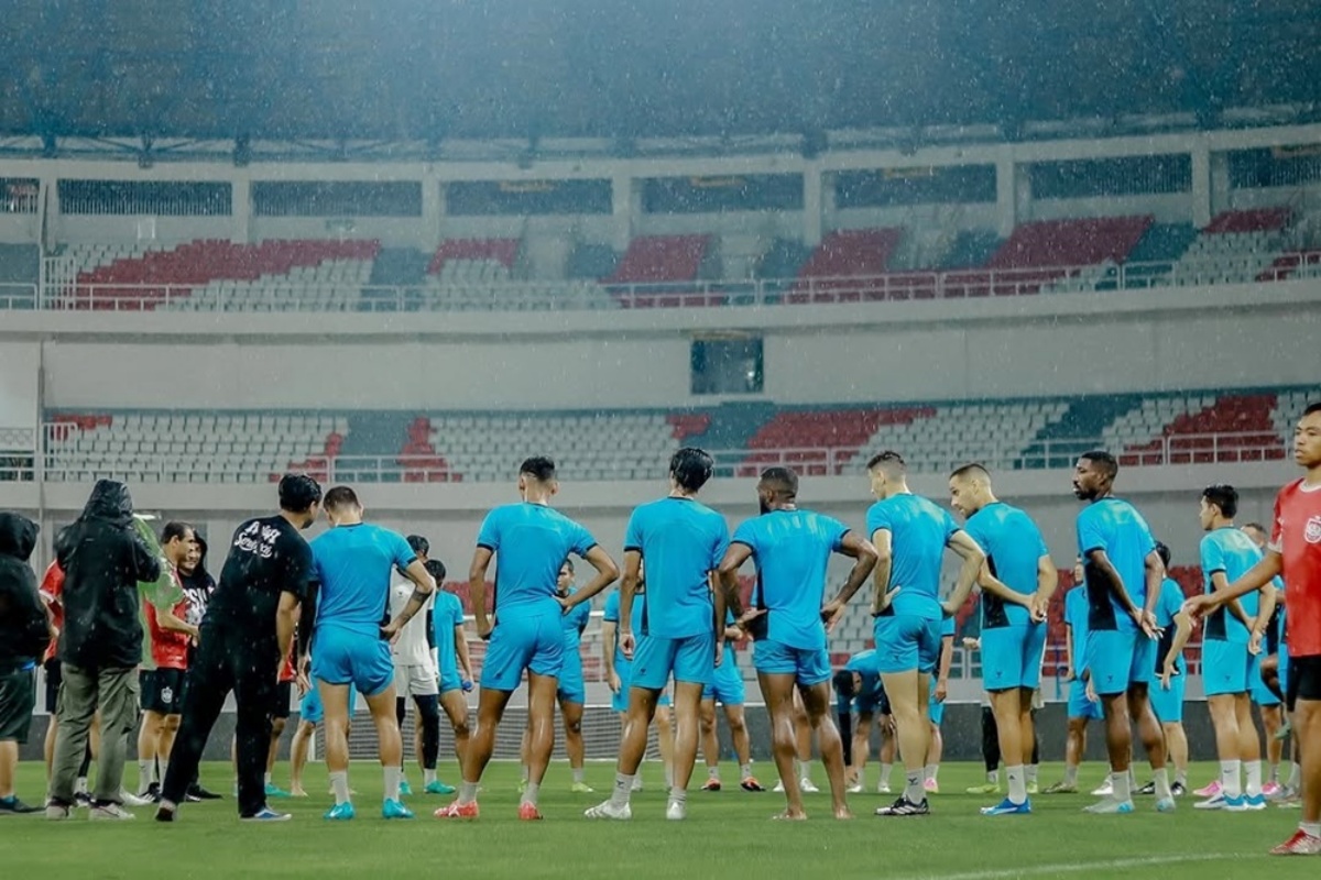 Pemain PSIS Semarang termotivasi mendapatkan tiga angka saat menjamu Bali United di Stadion Jatidiri, Rabu (11/12) malam. (LIB) - Image