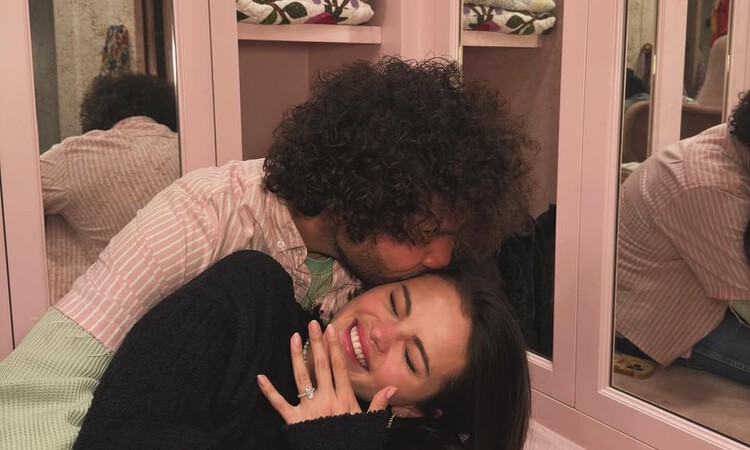 Potret Selena Gomez dan Benny Blanco. (Instagram @selenagomez) - Image