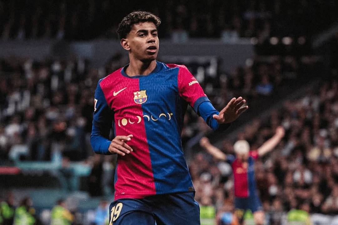 Lionel Messi menjadikan Lamine Yamal sebagai pemain yang paling mirip dengannya. (Instagram/@lamineyamal) - Image