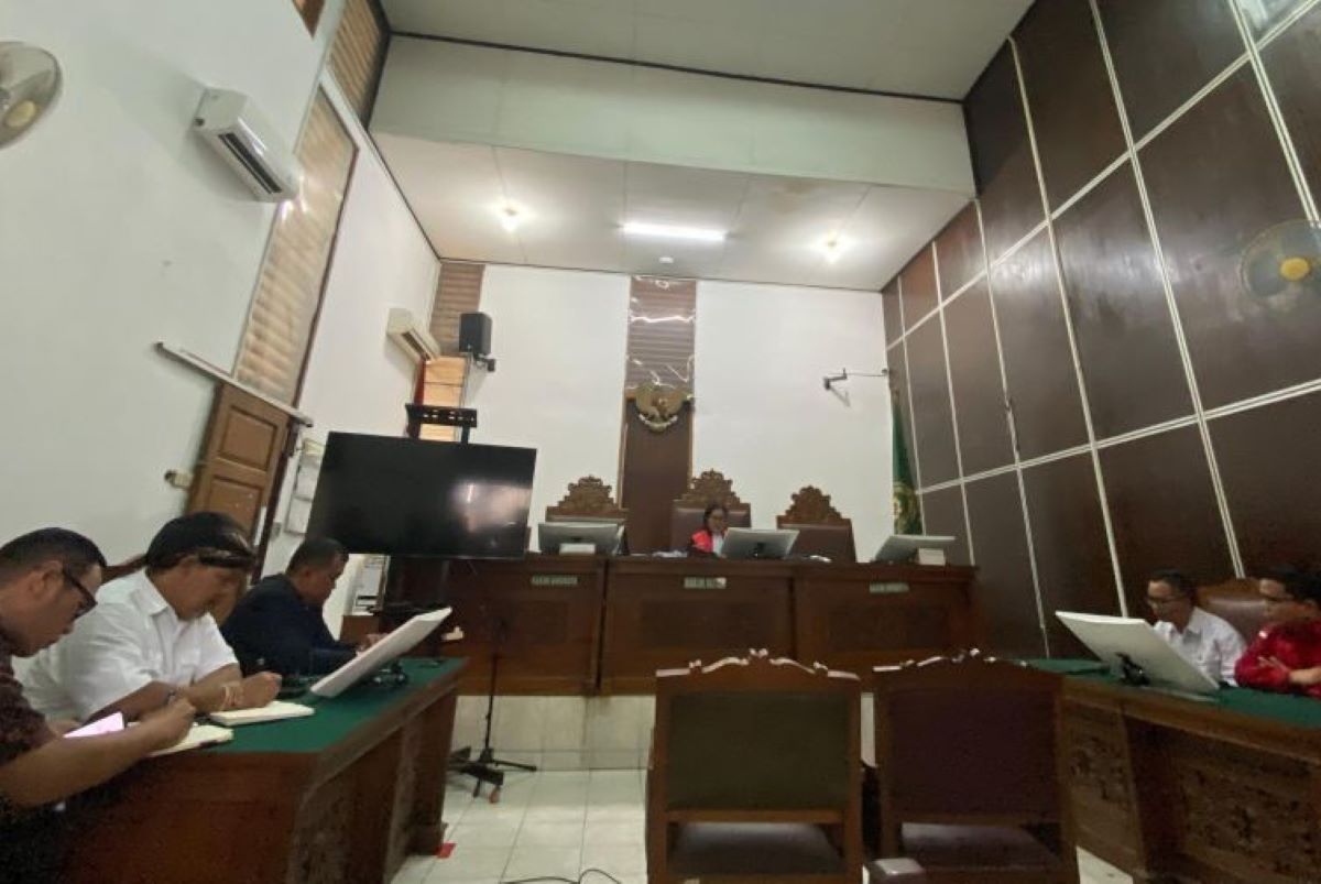 Pengadilan Negeri Jakarta Selatan gelar sidang pembacaan putusan praperadilan terkait belum ditahannya mantan Ketua KPK Firli Bahuri, Rabu (18/12). (Luthfia Miranda Putri/Antara) - Image