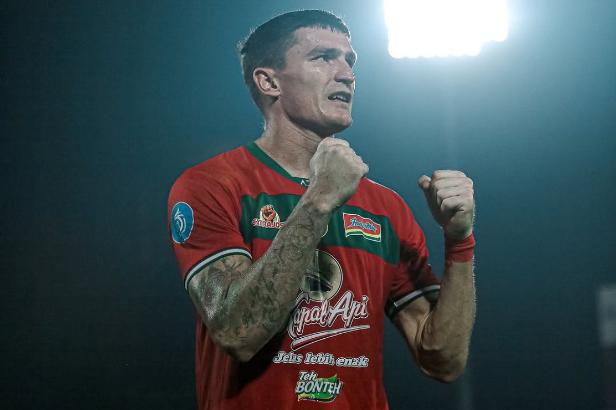 Slavko Damjanovic jadi salah satu pemain idola Bonek di Persebaya Surabaya. (Instagram @slavko_23) - Image