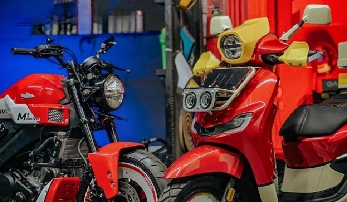 Yamaha XSR 2024 dan satu unit Honda Stylo yang keduanya telah dimodifikasi. - Image