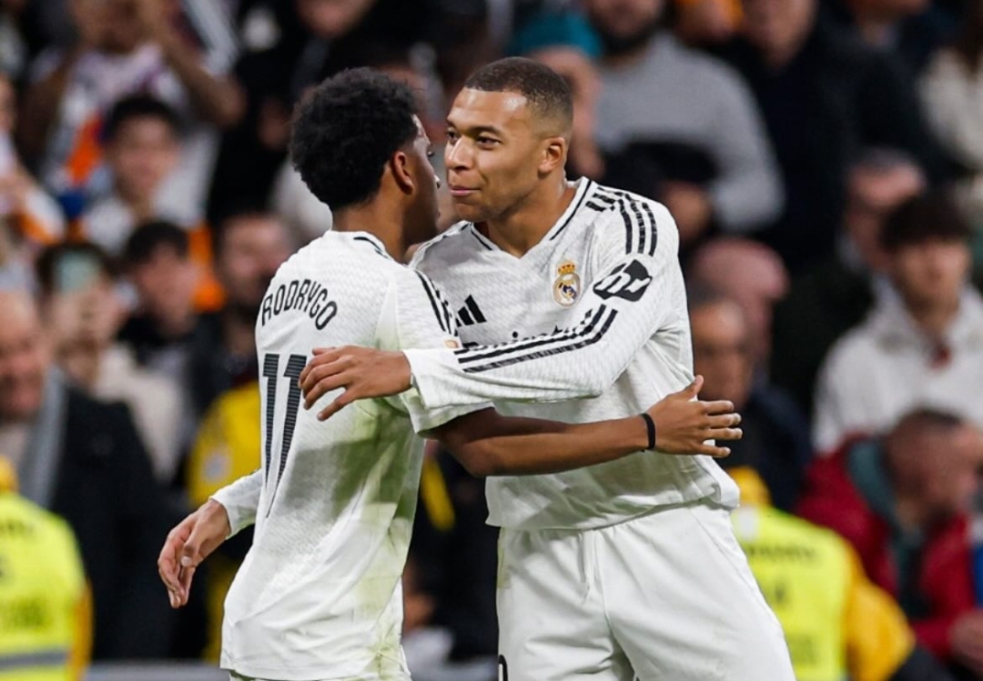 Kylian Mbappe (kanan) dan Rodrygo merayakan kemenangan 4-2 Real Madrid atas Sevilla. (Instagram Real Madrid) - Image